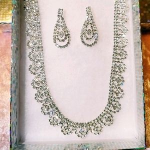 NWOT Elegant Jewelry Set